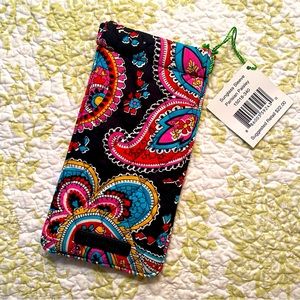 Vera Bradley sunglasses sleeve, Parisian paisley, NWT, squeeze top